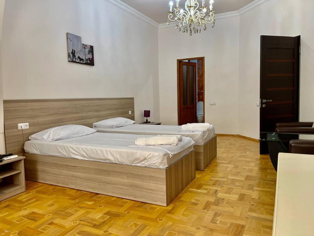 Olive Hotel Erivan Exterior foto