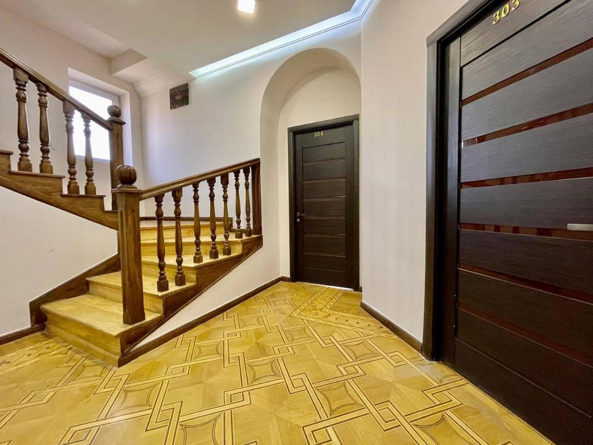 Olive Hotel Erivan Exterior foto