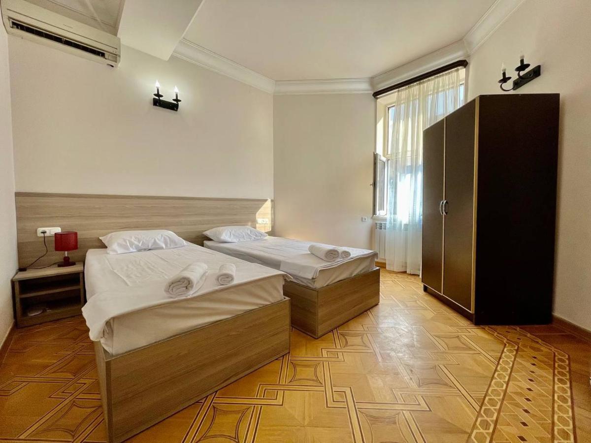 Olive Hotel Erivan Exterior foto