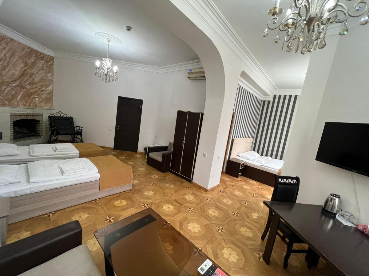 Olive Hotel Erivan Exterior foto