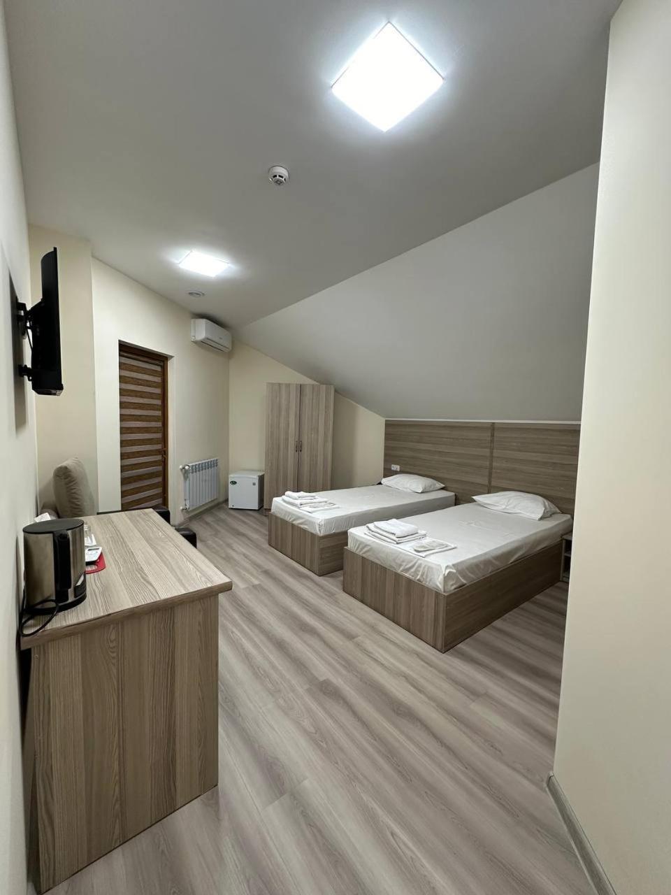 Olive Hotel Erivan Exterior foto