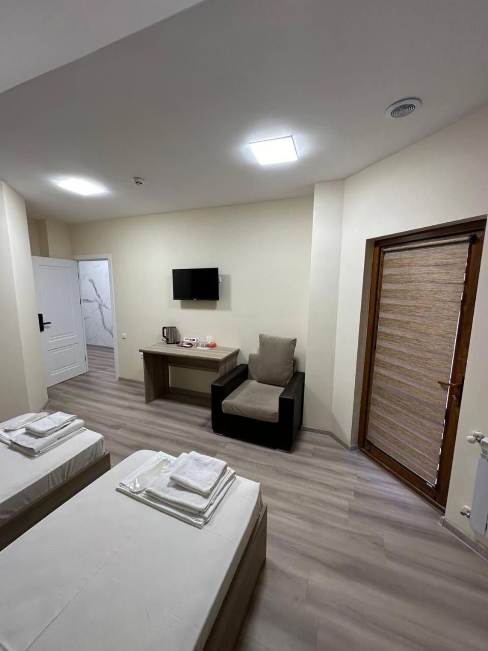Olive Hotel Erivan Exterior foto